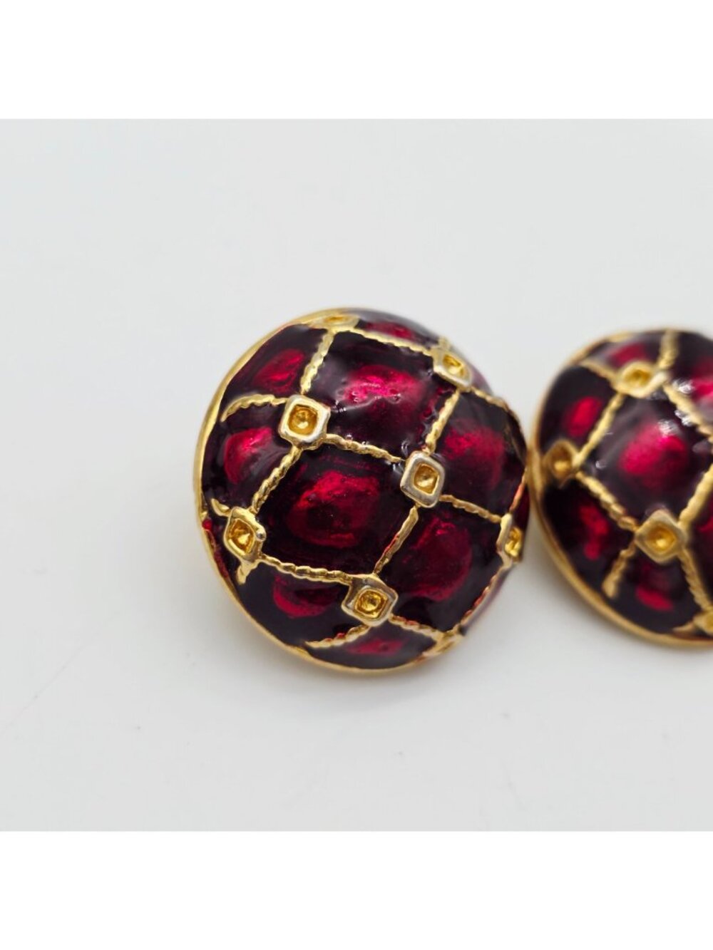 Vintage Red & Gold Enamel Clip-On Earrings With Lattice Design Round Dome Style - Picture 4 of 7
